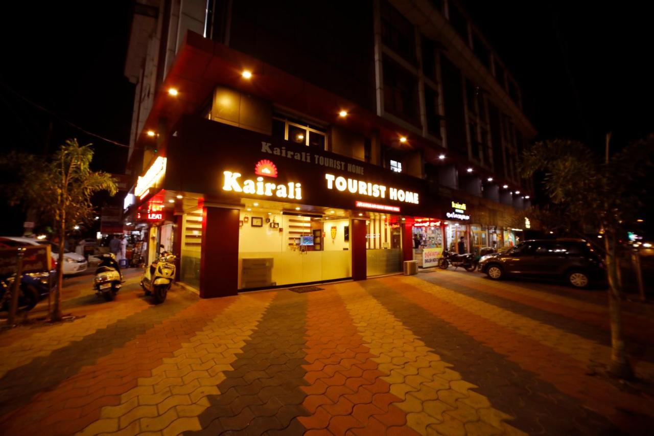 Kairali Tourist Home Ґуруваюр Екстер'єр фото