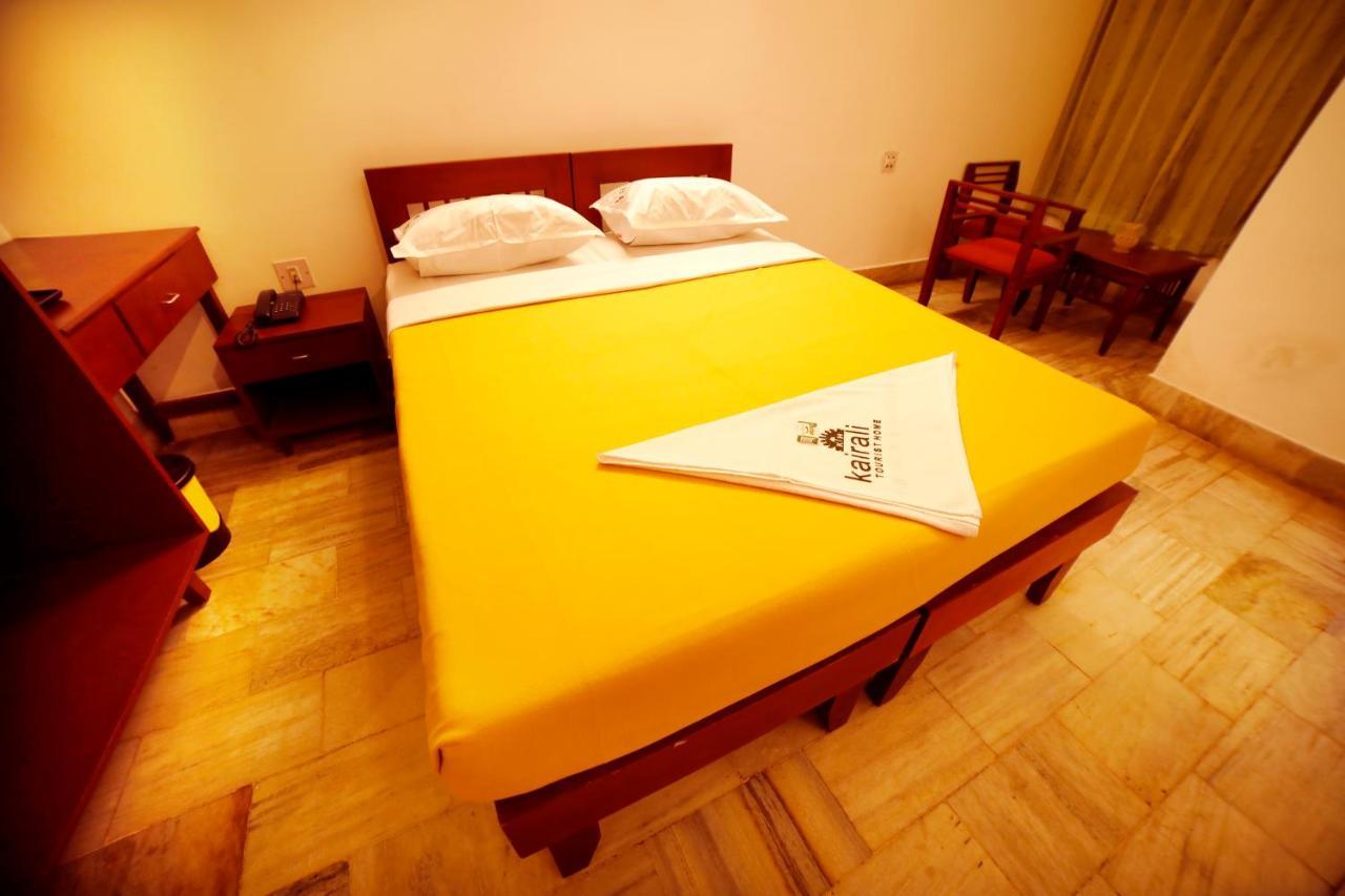 Kairali Tourist Home Ґуруваюр Екстер'єр фото