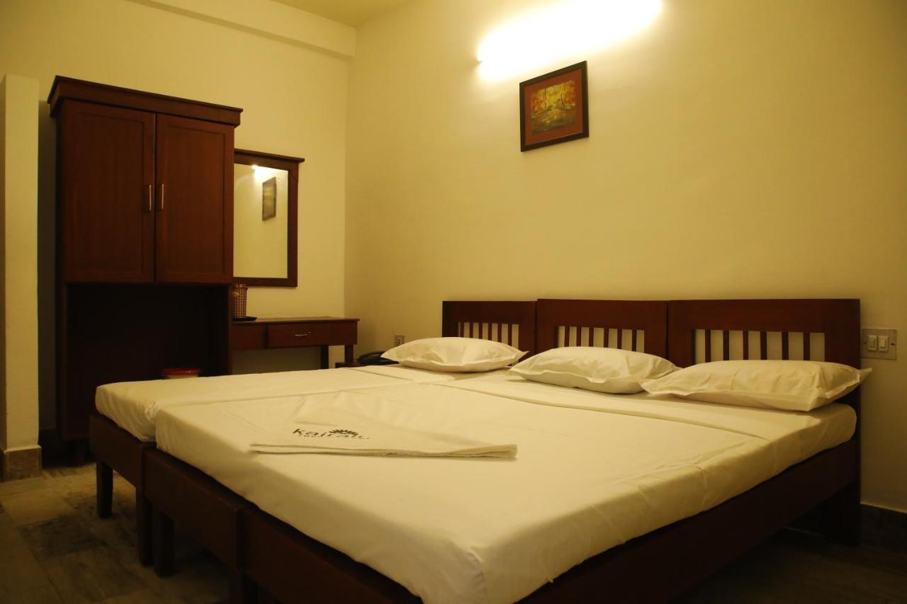 Kairali Tourist Home Ґуруваюр Екстер'єр фото