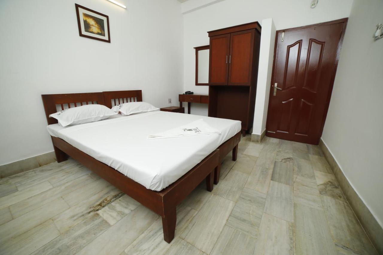 Kairali Tourist Home Ґуруваюр Екстер'єр фото