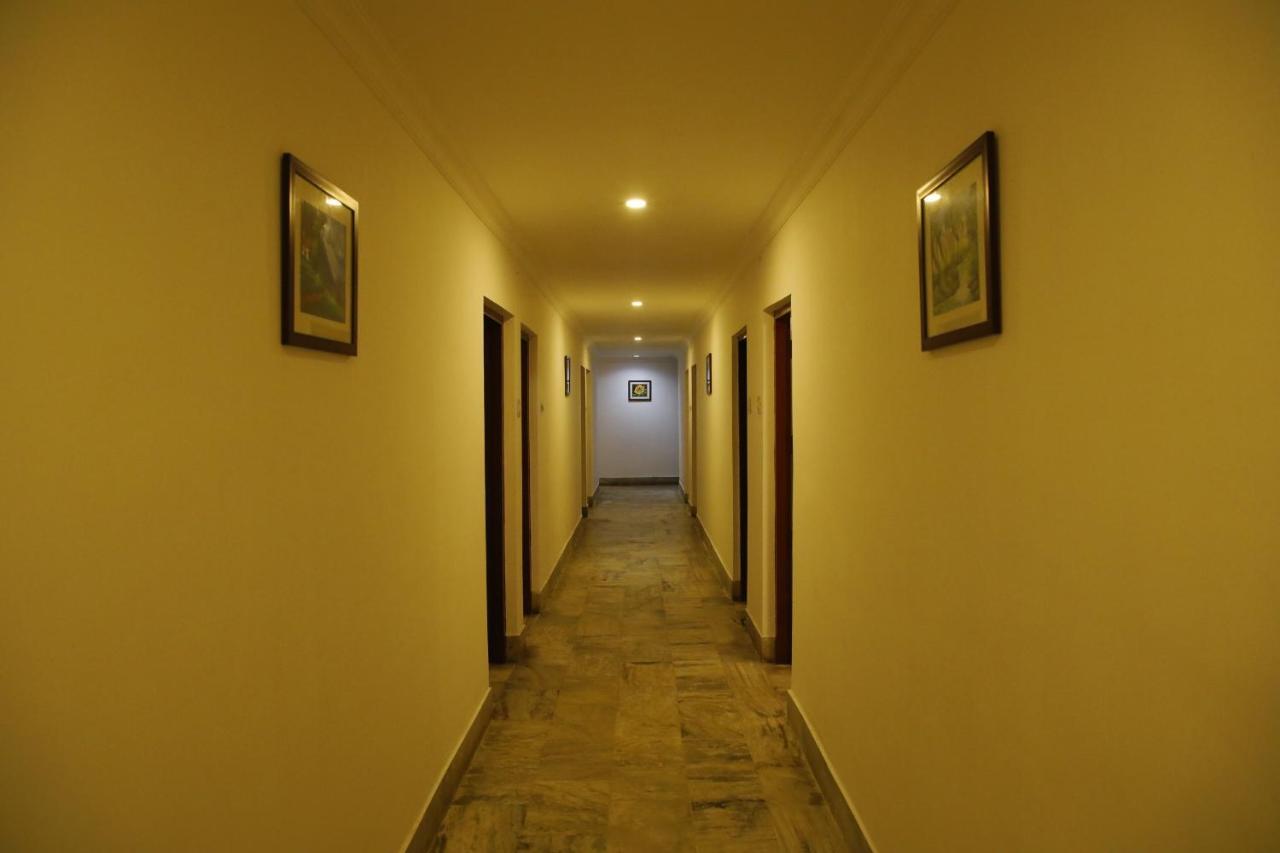 Kairali Tourist Home Ґуруваюр Екстер'єр фото